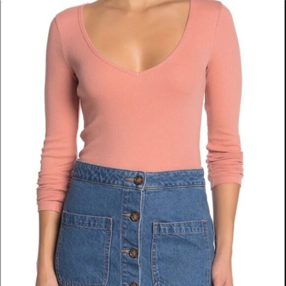 Abound Long Sleeve V-Neck Bodysuit In Pink - Picture 2 of 2